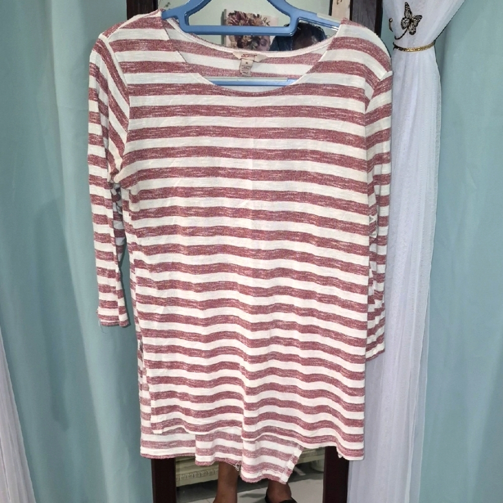 Arizona Jean Company Red and White Top